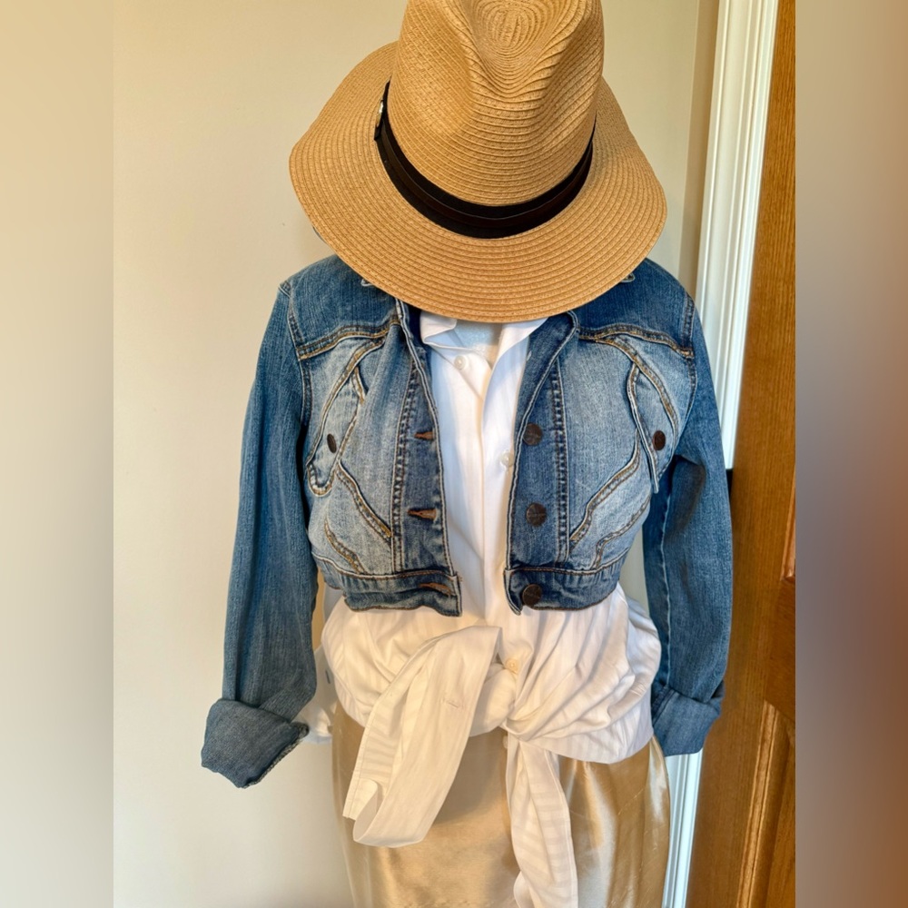 Super Cute Cropped Denim Jacket - JRS Size L